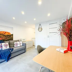  Apartament Modrzejewska In The Centre Of By Renters