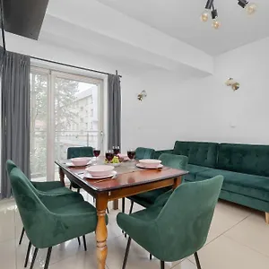  Apartament Przestronne W Zakopanem Z Trzema Sypialniami I Parkingiem By Renters